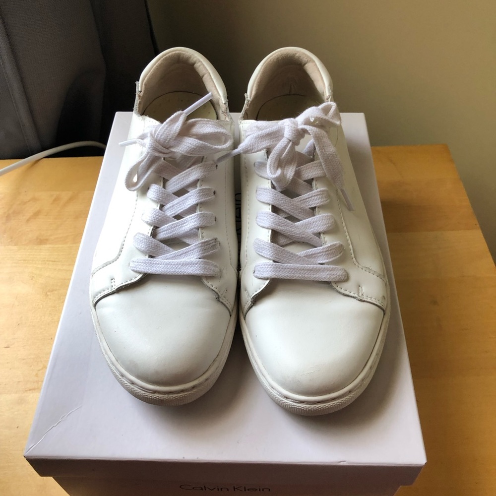 Kenneth Cole reaction all white women’s shoes
